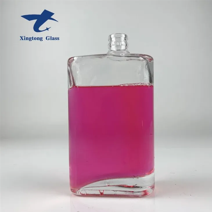 Bottiglie di vetro di brandy quadrate creative